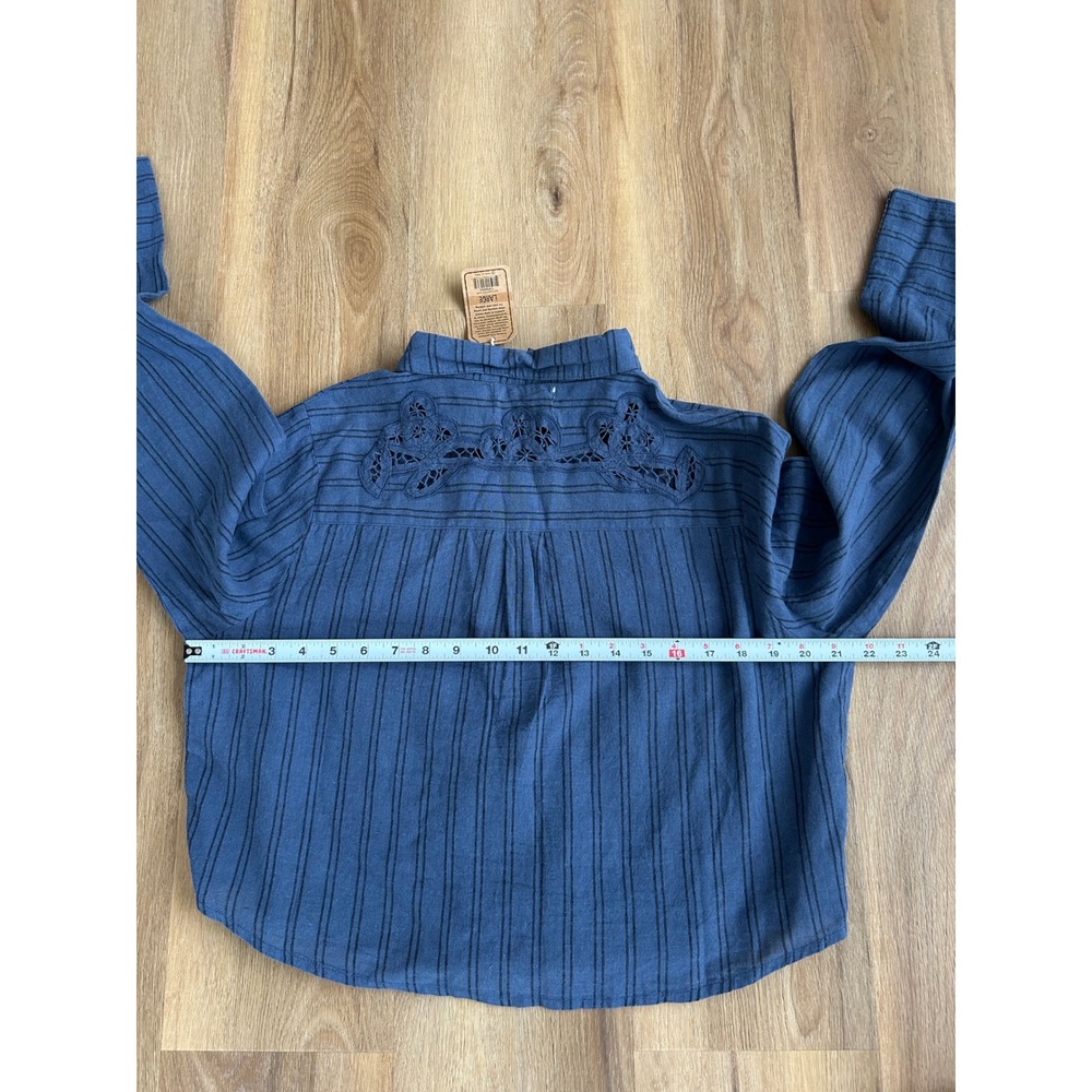 Natural Life Anna Blue Striped Eyelet Lace Embroidered Button Down Shirt Large - Picture 8 of 8
